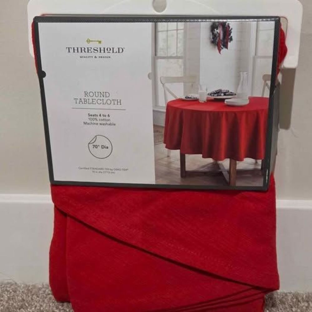Threshold red round tablecloth